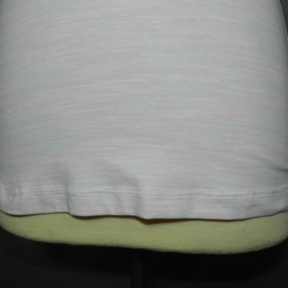 Lululemon Women Barely Pink Racerback Workout Tank Top Size 13 Inches Pit To Pit - Picture 3 of 7